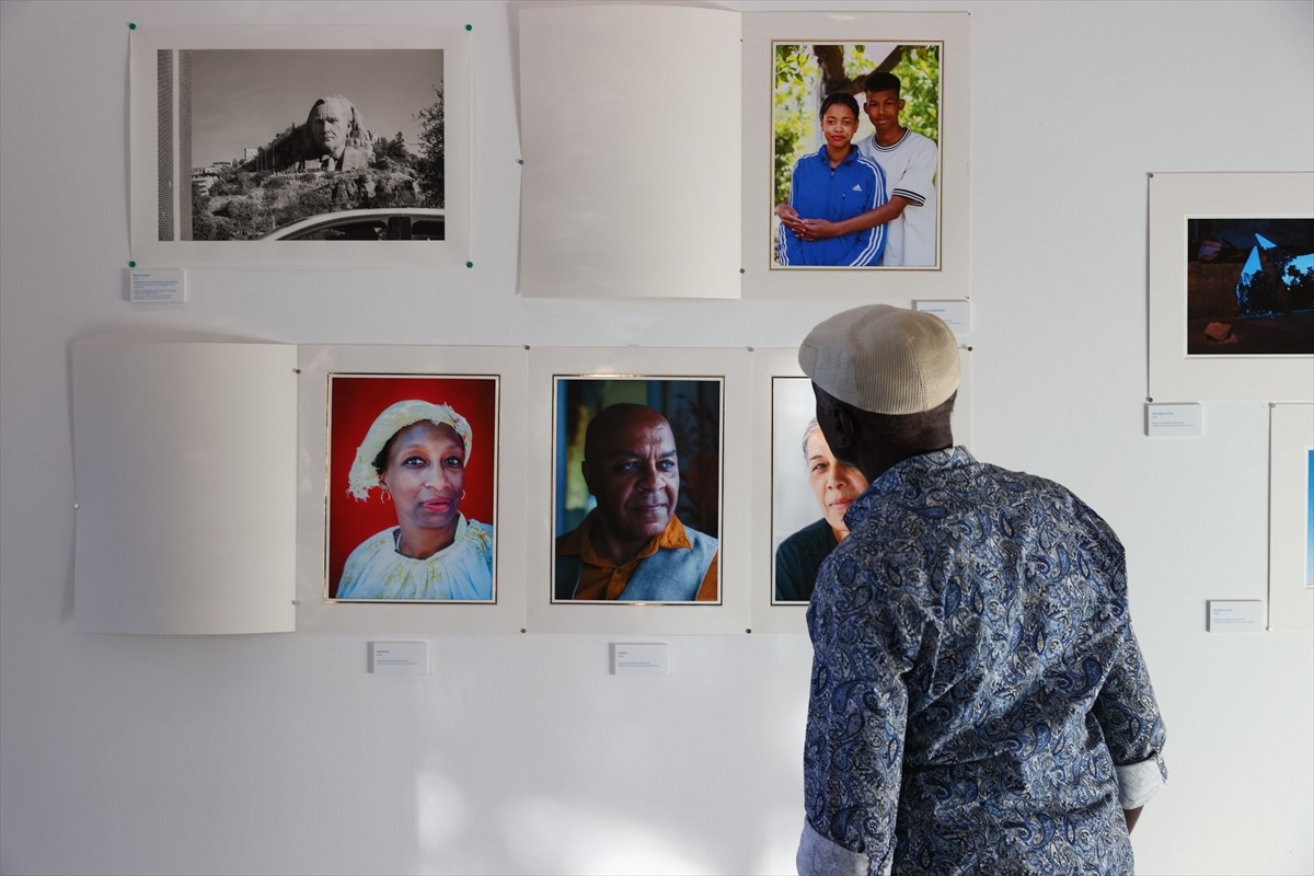 Fransız fotoğrafçı Philippe Dupuich'in İzmir Fransız Kültür Merkezi'nde açılan "Afro-Turk Spirit"...