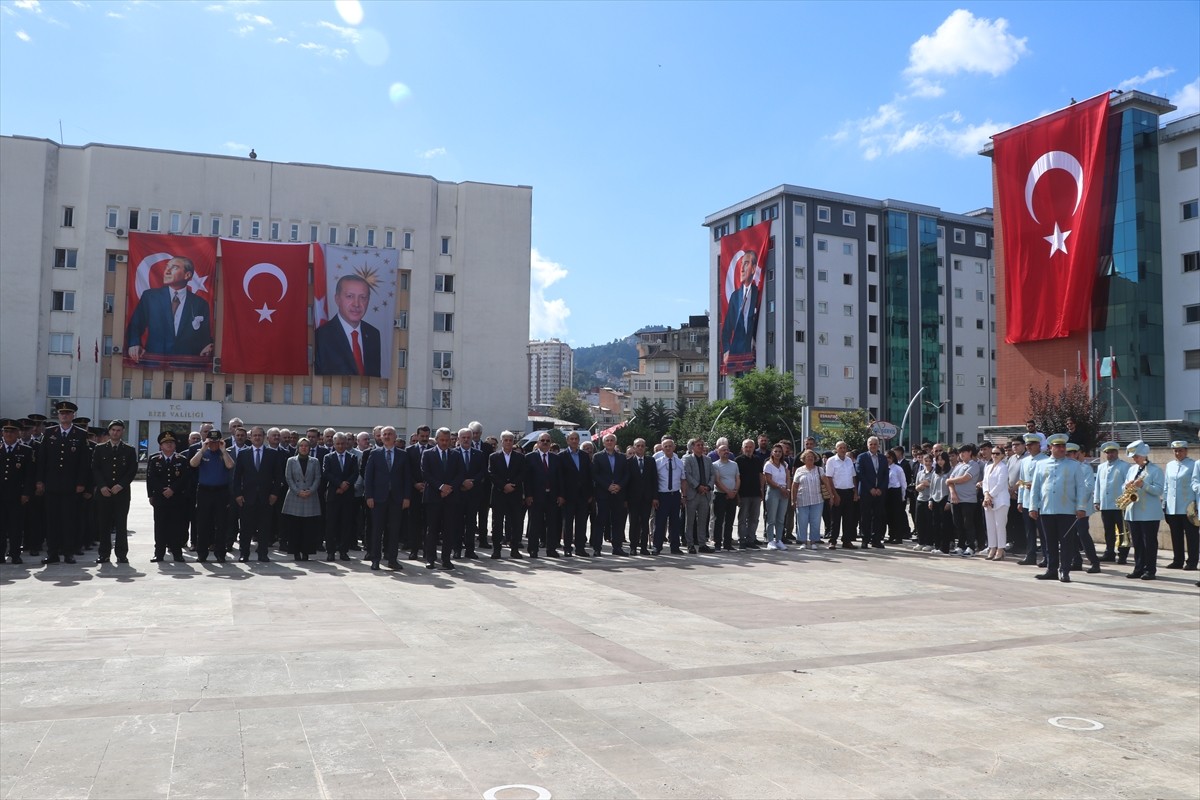 Gazi Mustafa Kemal Atatürk'ün Rize'ye ilk kez gelişinin 101. yıl dönümü törenle kutlandı.
