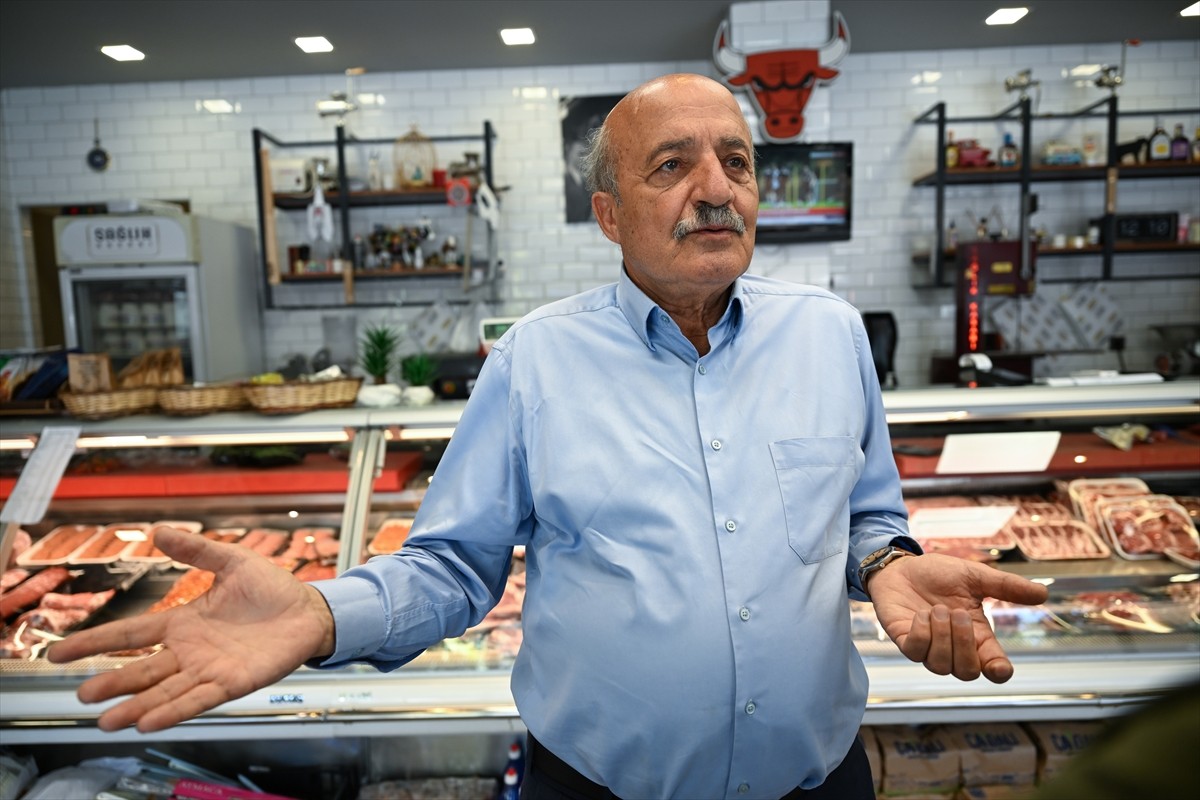 Gaziantep'te, Tarım ve Orman Bakanlığı gıda kontrol görevlileri ile belediyenin yaptığı...