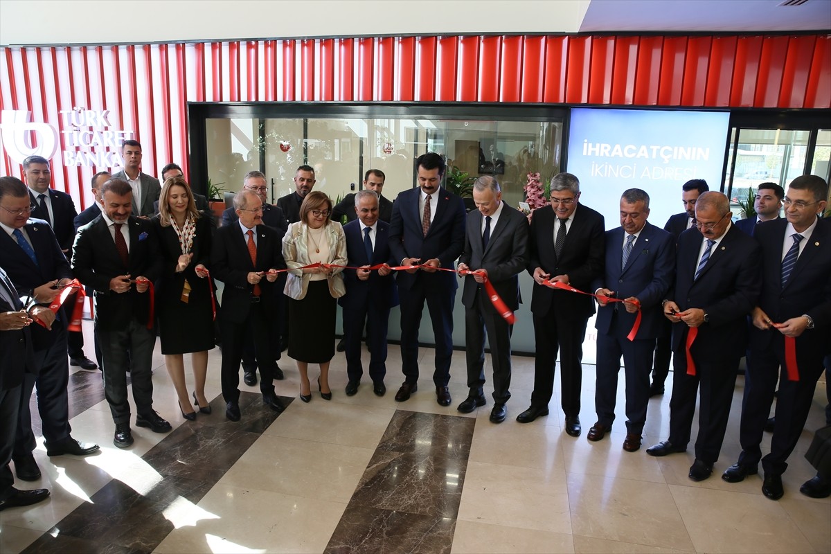 Gaziantep'te, Ticaret Bakanlığı ile Güneydoğu Anadolu İhracatçı Birlikleri (GAİB) işbirliğinde...