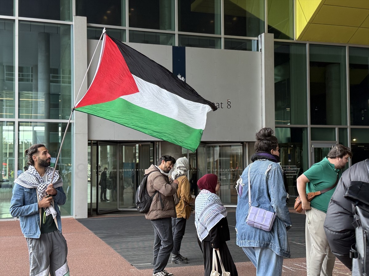 Gazze'ye insani yardım ulaştırmak için yola çıkan Küresel Sumud Filosu'na yönelik dron saldırıları...