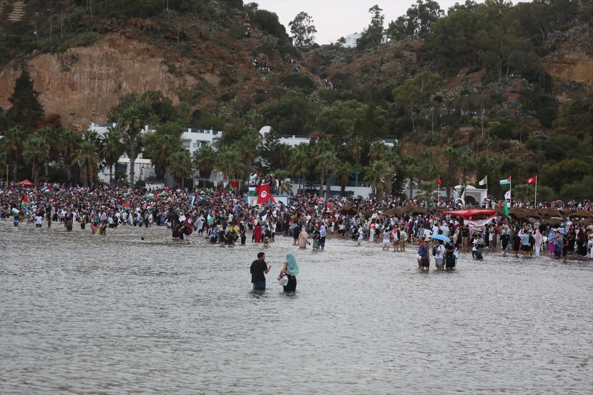 Gazze’ye doğru İsrail ablukasını kırmak ve insani yardım ulaştırmak amacıyla yola çıkan Küresel...