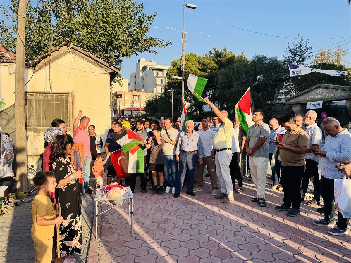 Hatay'ın Dörtyol ilçesinde İsrail'in Gazze ablukasını kırmak amacıyla yola çıkan Küresel Sumud...