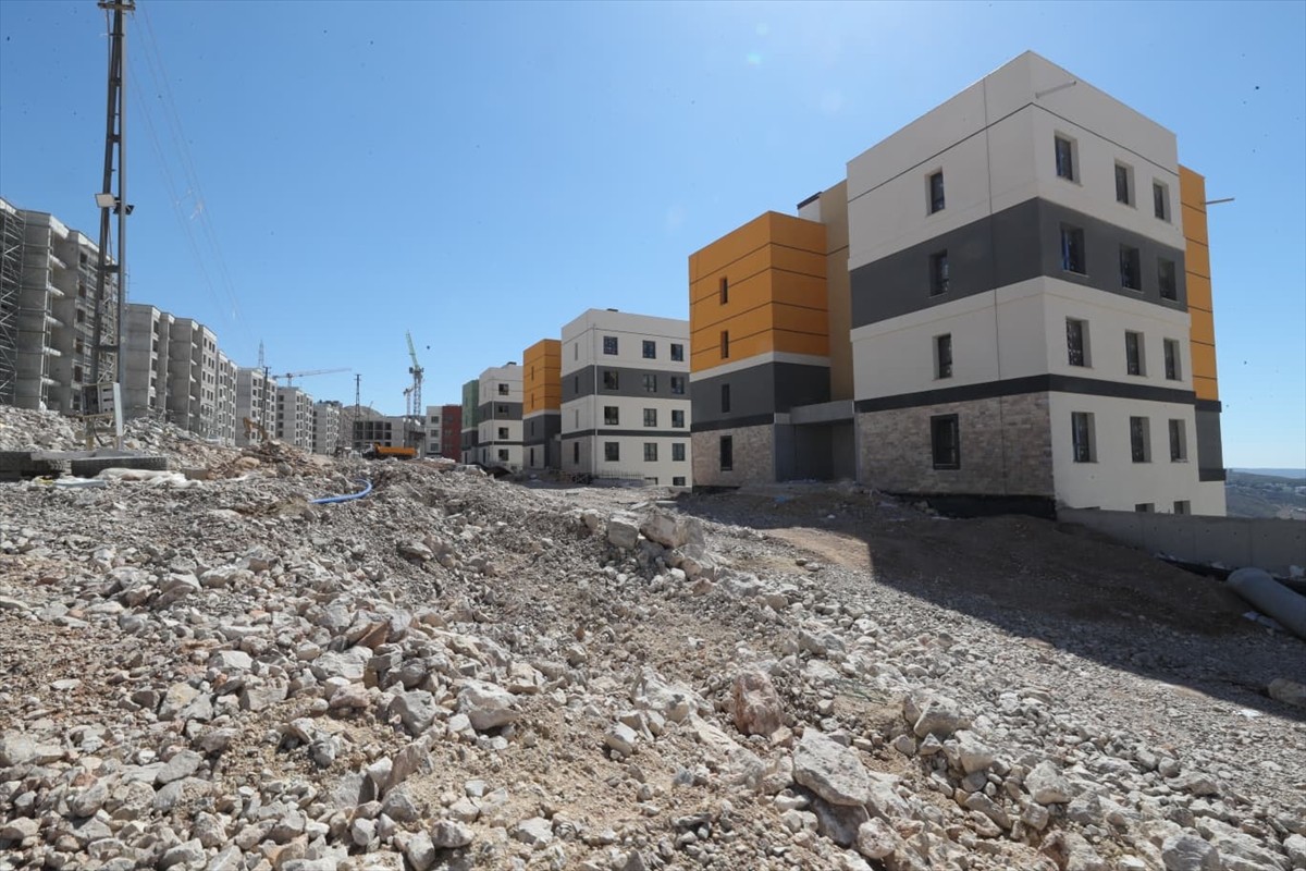 Hatay'ın İskenderun ilçesinde, 6 Şubat 2023'teki depremlerin ardından yapımına başlanan 2 bin 826...