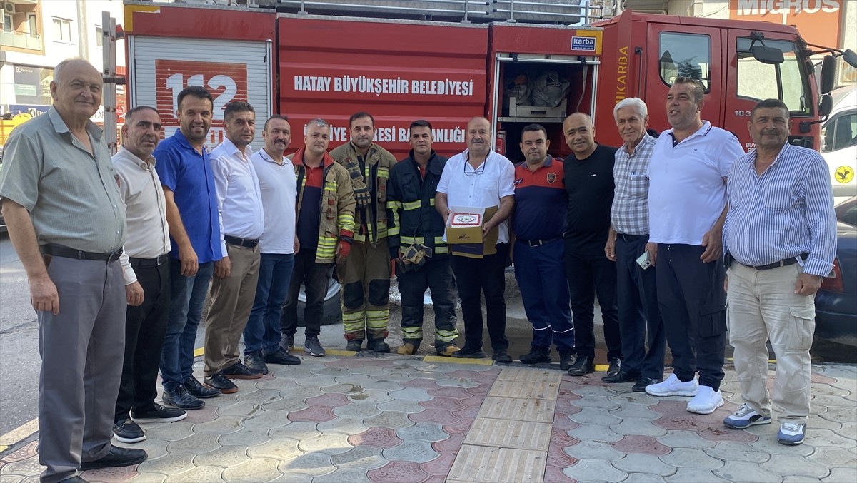 Hatay'ın İskenderun ilçesinde İtfaiye Haftası'nı kutlamak için sözde yangın ihbarında bulunan bazı...