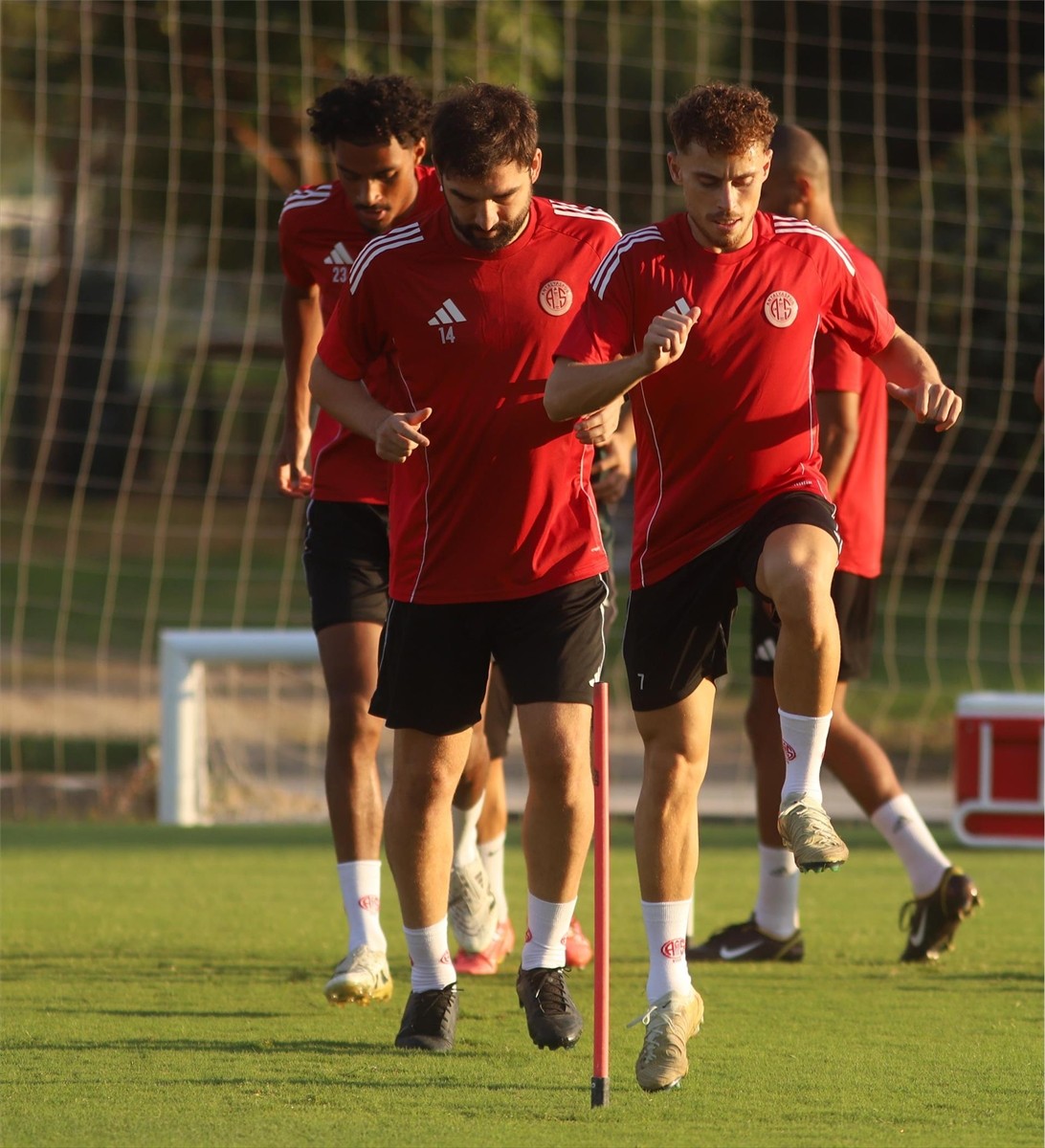 Hesap.com Antalyaspor, Trendyol Süper Lig'in 6. haftasında Zecorner Kayserispor ile sahasında...