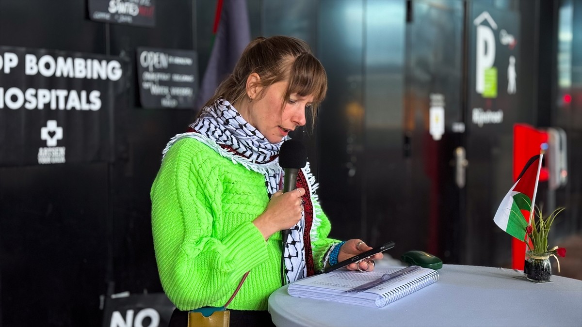 Hollanda Dışişleri Bakanlığı binası önünde 50 gün boyunca, İsrail’in Gazze’ye yönelik...