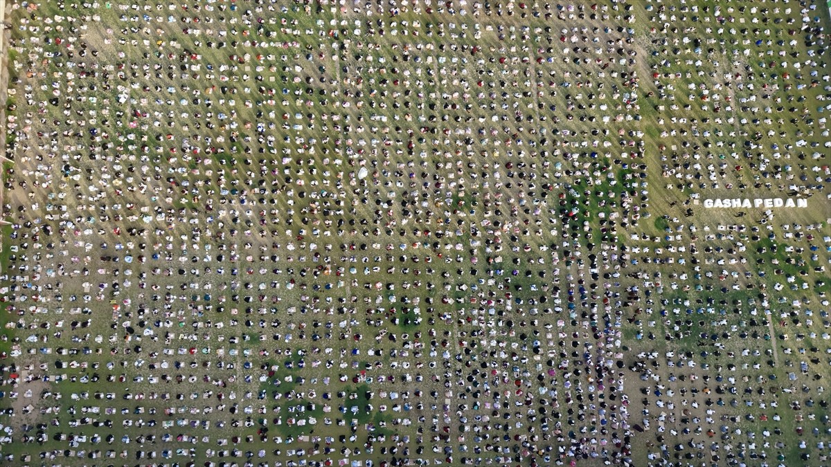 Irak’ın Kürt Bölgesel Yönetimi (IKBY) kentlerinde İslam Peygamberi Hz. Muhammed'i anmak için...