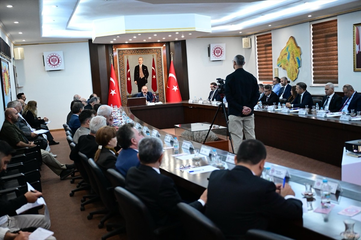 Isparta Valiliğinde düzenlenen 2025 3. Bağımlılıkla Mücadele İl Koordinasyon Kurulu Toplantısı'nda...