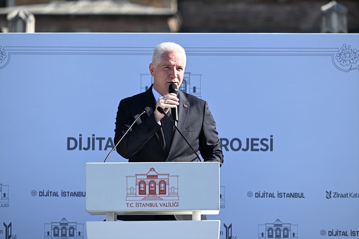 İstanbul Valisi Davut Gül, “Dijital İstanbul” projesi kapsamında, kentteki tüm tarihi cami ve...