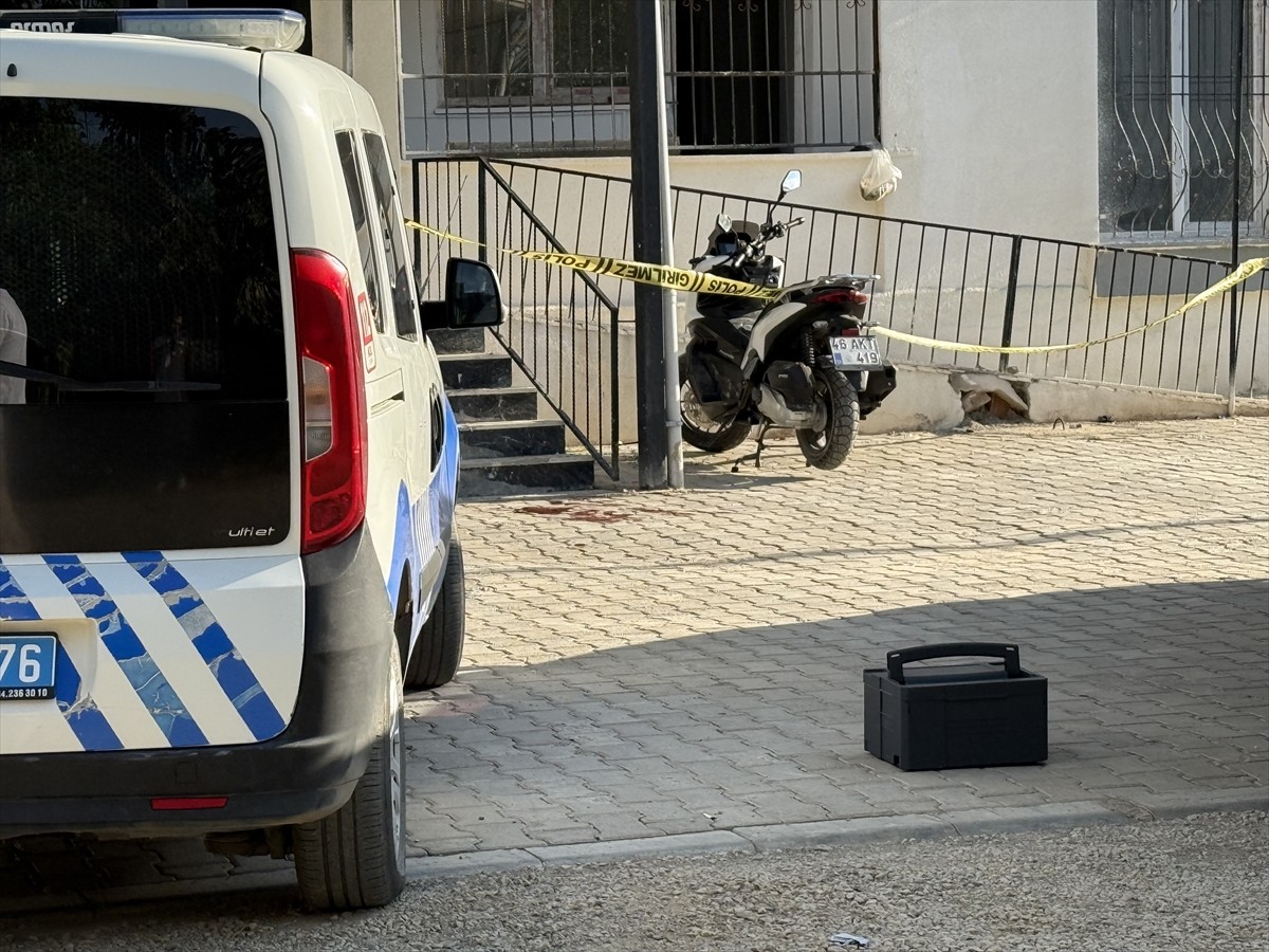 Kahramanmaraş'ın Afşin ilçesinde eşini bıçakla ağır yaralayan kişi gözaltına alındı.