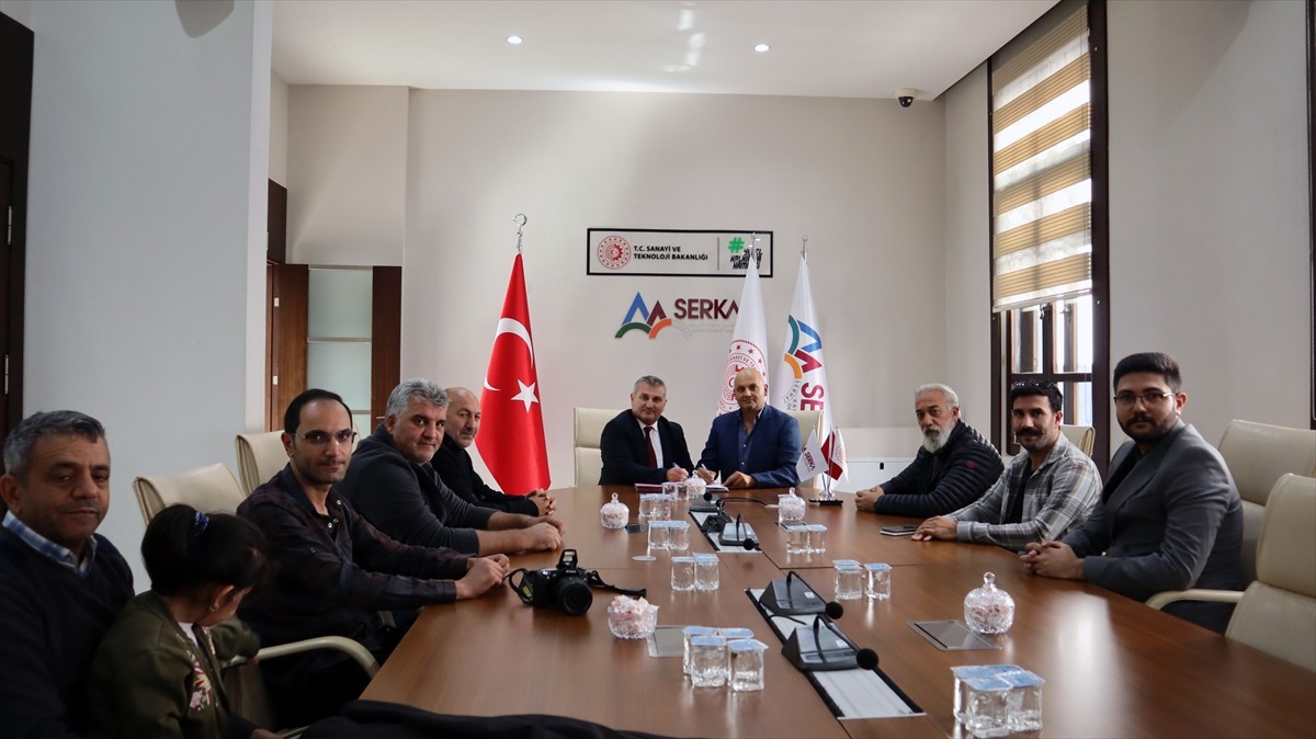 Kars ve Ardahan'da gazetecilere yönelik "Yapay Zeka Destekli Medya Uzmanlığı Eğitimi"...