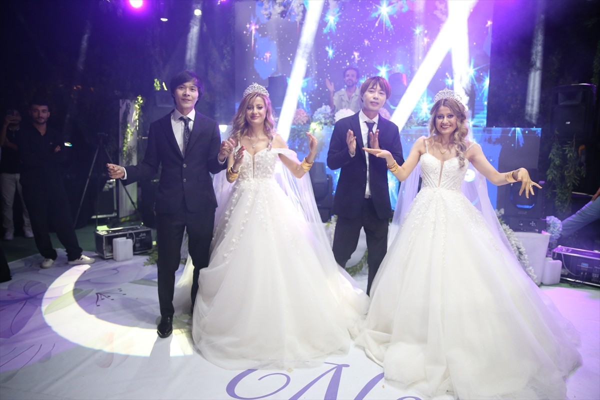 Kastamonulu tek yumurta ikizleri, Tayvanlı iki gençle memleketlerinde yapılan düğünle hayatlarını...