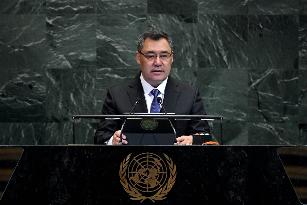 Kırgızistan Cumhurbaşkanı Sadır Caparov, ABD'nin New York kentindeki Birleşmiş Milletler (BM) 80....
