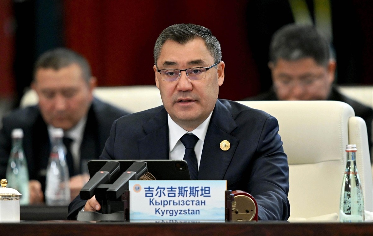Kırgızistan Cumhurbaşkanı Sadır Caparov, Çin'in Tiencin şehrinde "ŞİÖ Artı" formatında düzenlenen...