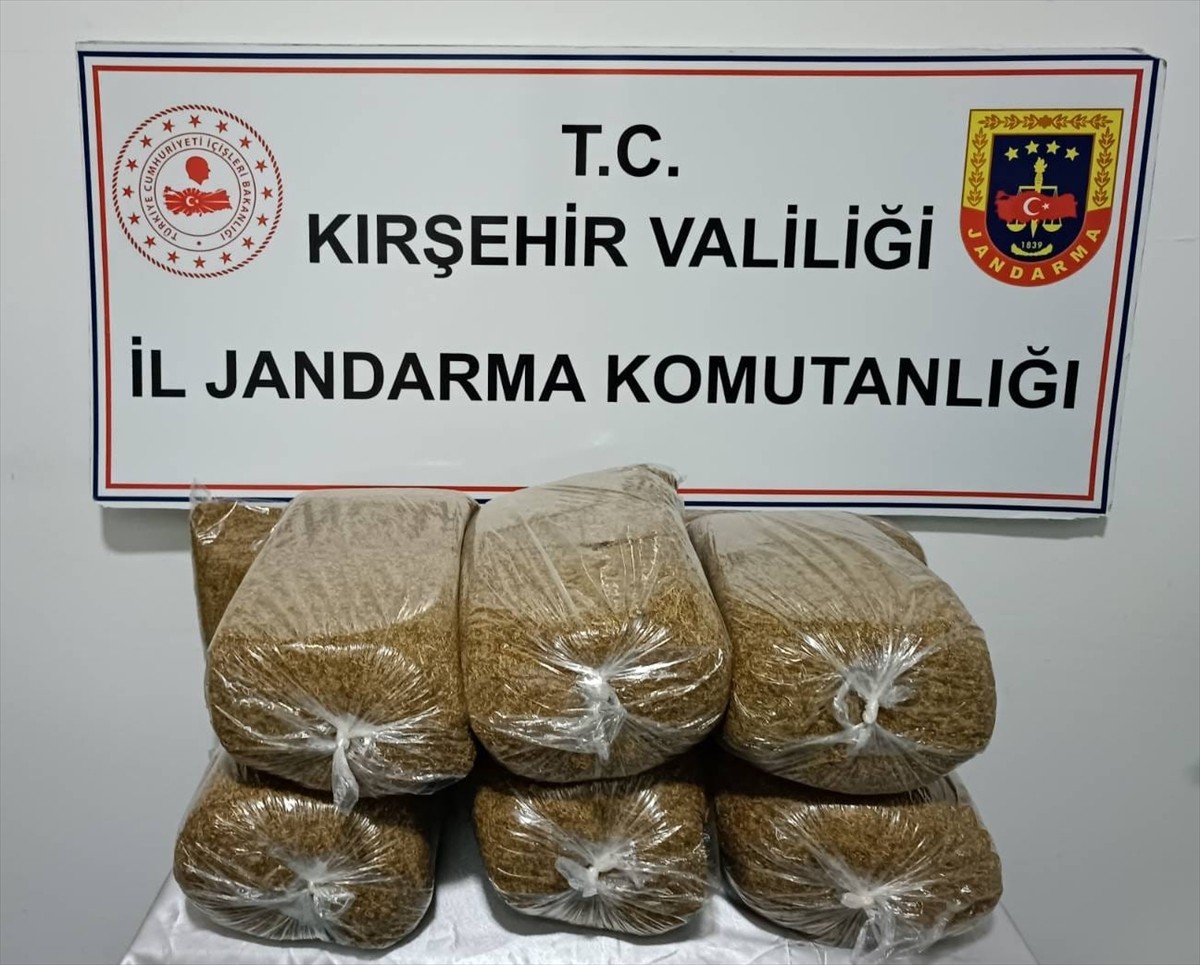 Kırşehir'de yolcu otobüsünde 42 kilogram kaçak tütün ele geçirildi, bir yolcu gözaltına...