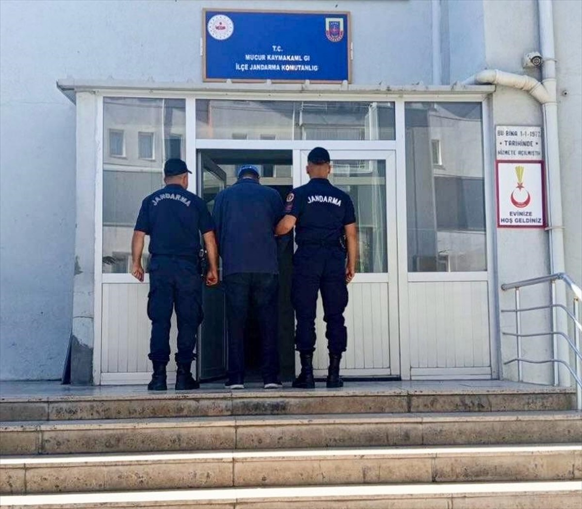 Kırşehir'in Mucur ilçesinde, firari Fetullahçı Terör Örgütü (FETÖ) hükümlüsü, kayınvalidesinin...