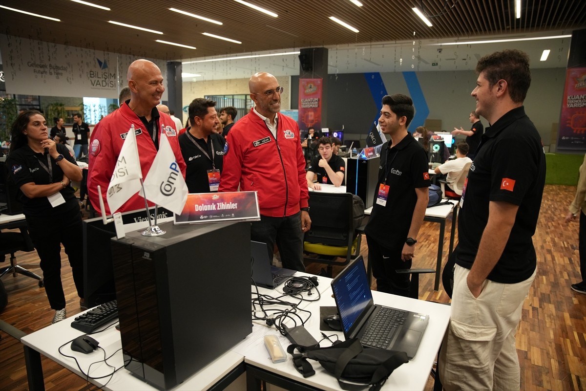 Kocaeli'de düzenlenen "TEKNOFEST Kuantum Teknolojileri Yarışması" finali, Bilişim Vadisi'nde...