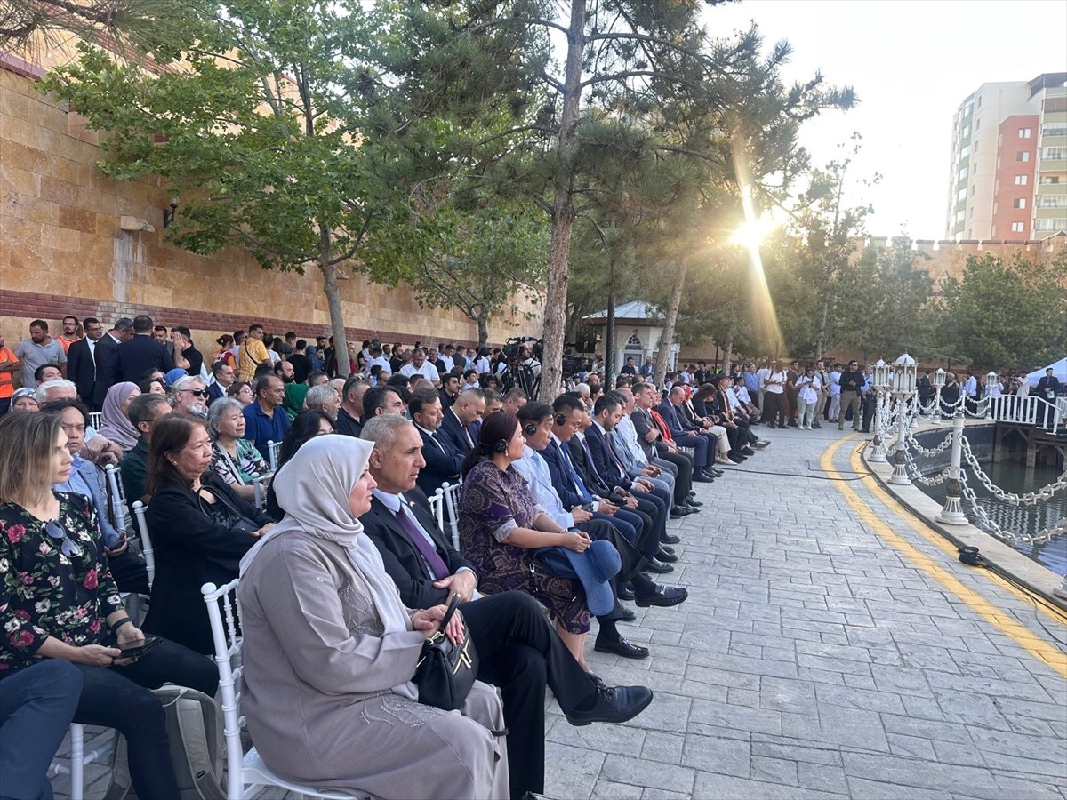 Konya Büyükşehir Belediyesince şehrin mutfak kültürünü tanıtmak amacıyla bu yıl üçüncüsü...