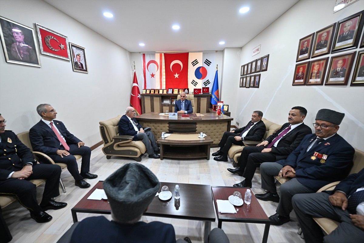 Kültür ve Turizm Bakanı Mehmet Nuri Ersoy, 19 Eylül Gaziler Günü dolayısıyla Şanlıurfa’da gazi...