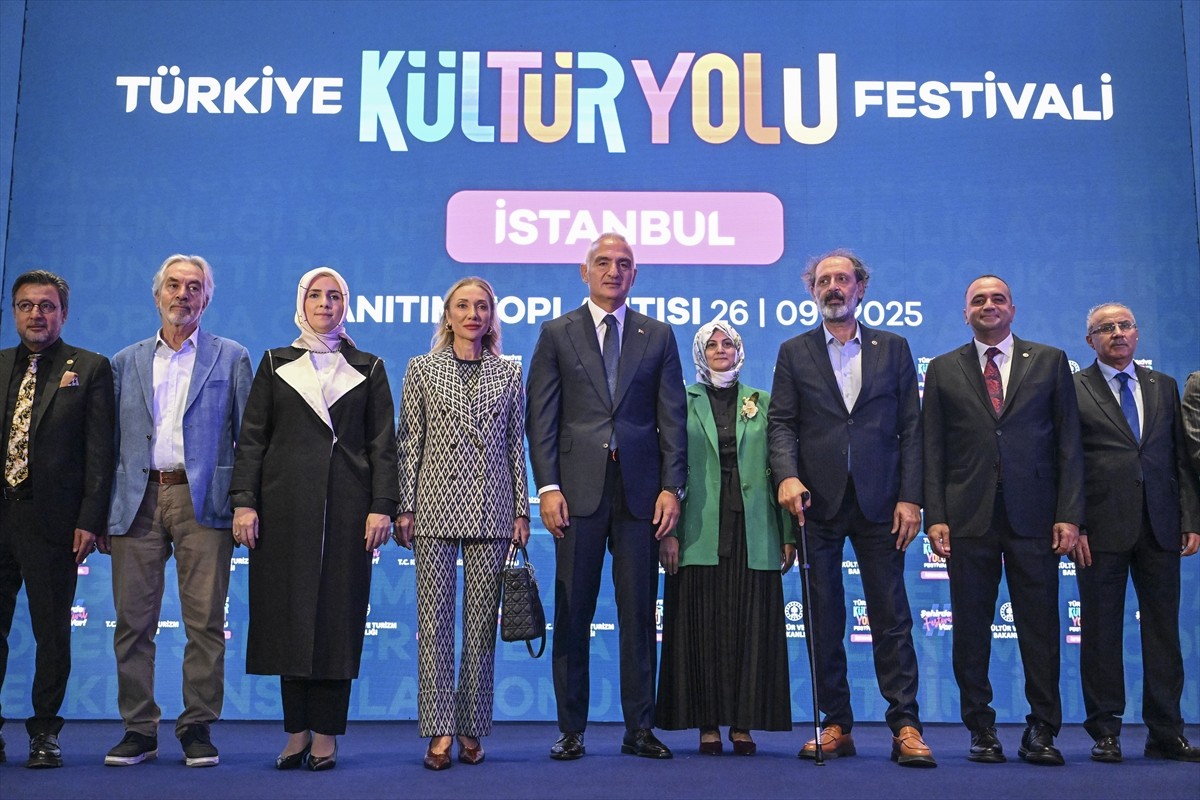 Kültür ve Turizm Bakanlığı koordinasyonunda düzenlen "İstanbul Kültür Yolu Festivali"nin galası...