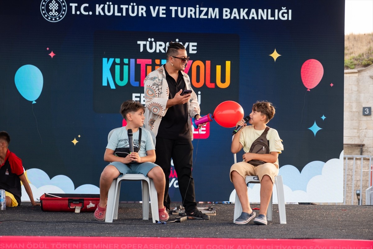 Kültür ve Turizm Bakanlığınca düzenlenen Çanakkale Kültür Yolu Festivali, son gün etkinlikleriyle...