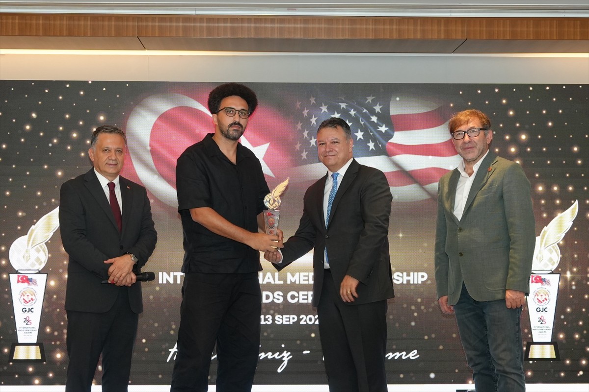 Küresel Gazeteciler Konseyinin (KGK) New York'ta düzenlediği Uluslararası Medya Dostluk Ödülleri...