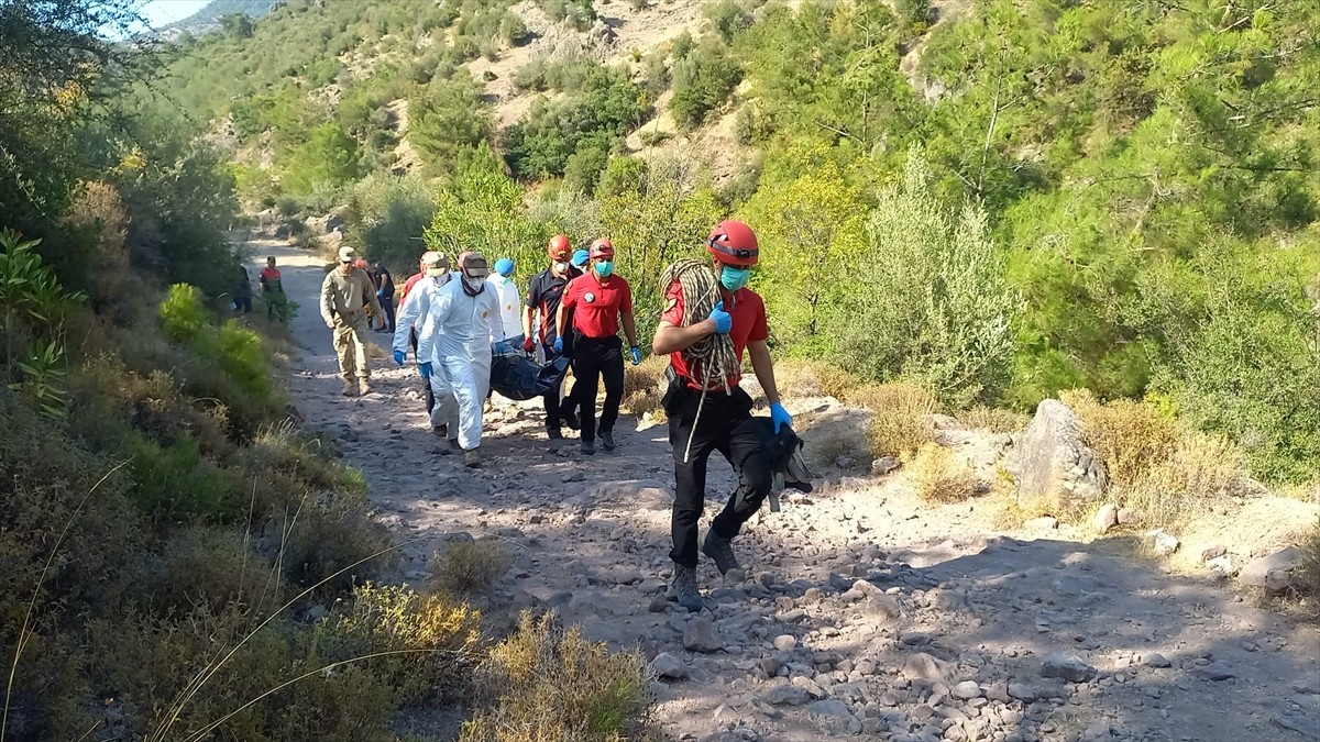 Manisa'nın Şehzadeler ilçesinde kayıp olarak aranan görme engelli kişi dere yatağında ölü bulundu....