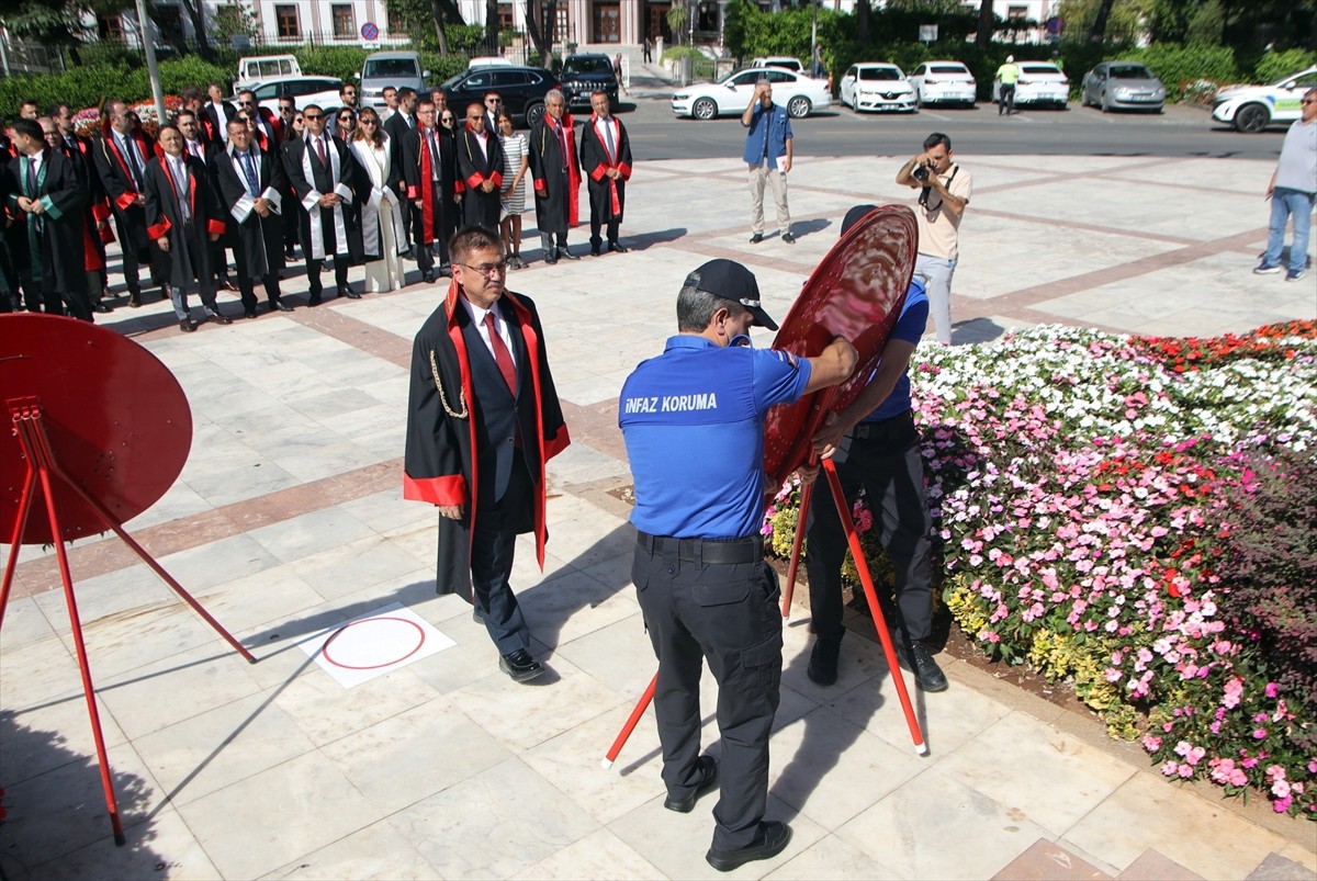 Muğla'nın Menteşe İlçesinde, Cumhuriyet Meydanı'nda yeni adli yılın başlaması dolayısıyla tören...