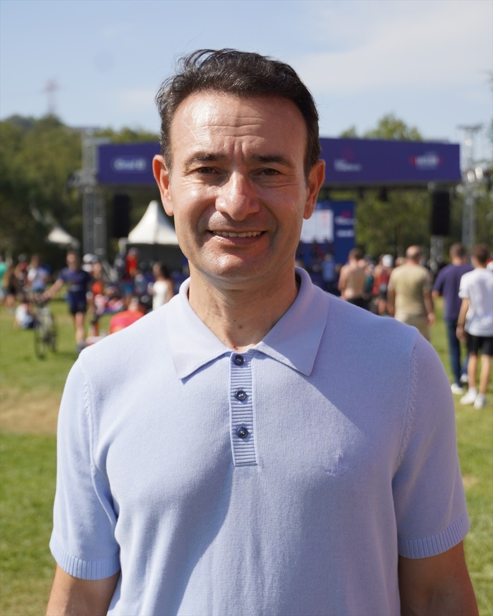 Oral-B Asya ve Avrupa Triatlon Şampiyonası, İstanbul'da yapıldı. Bir spor branşında iki farklı...