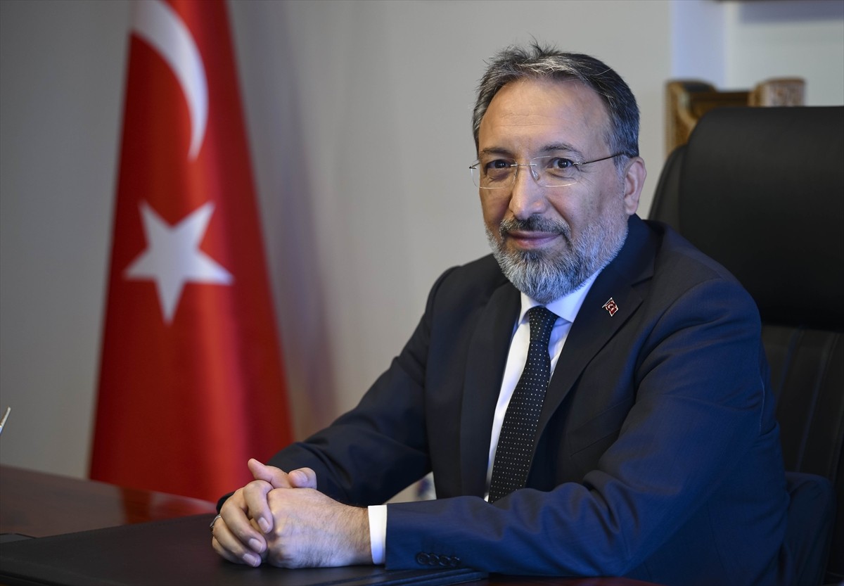 Resmi Gazete'de yer alan Cumhurbaşkanlığı kararıyla Diyanet İşleri Başkanlığı'na İstanbul Müftüsü...