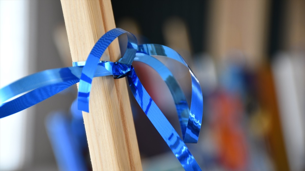 Ressam Aslıhan Öztürk (fotoğrafta), İsrail'in saldırıları ve ablukası altındaki Gazze Şeridi'ne...