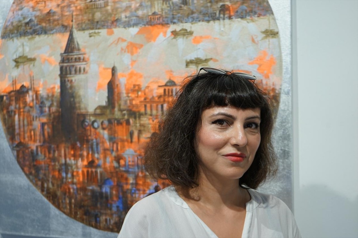 Ressamlar Fatma Kılıç ile Vaqif Zeyidguliyev'in İstanbul'u eserlerine yansıttığı "İstanbul Resim...