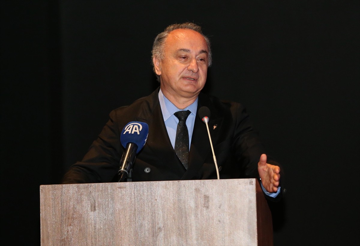 Rize'de Valilik, Türk Eğitim Derneği ve İl Milli Eğitim Müdürlüğünce "Eğitimde ilham, vizyon...