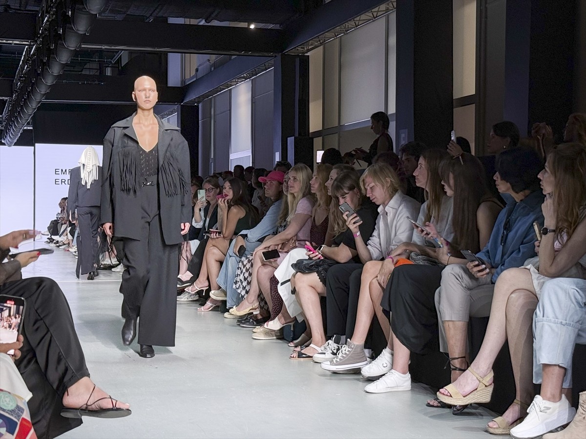 Rusya’da uluslararası ve yerli tasarımların sergilendiği Moskova Moda Haftası’nda Türk moda...