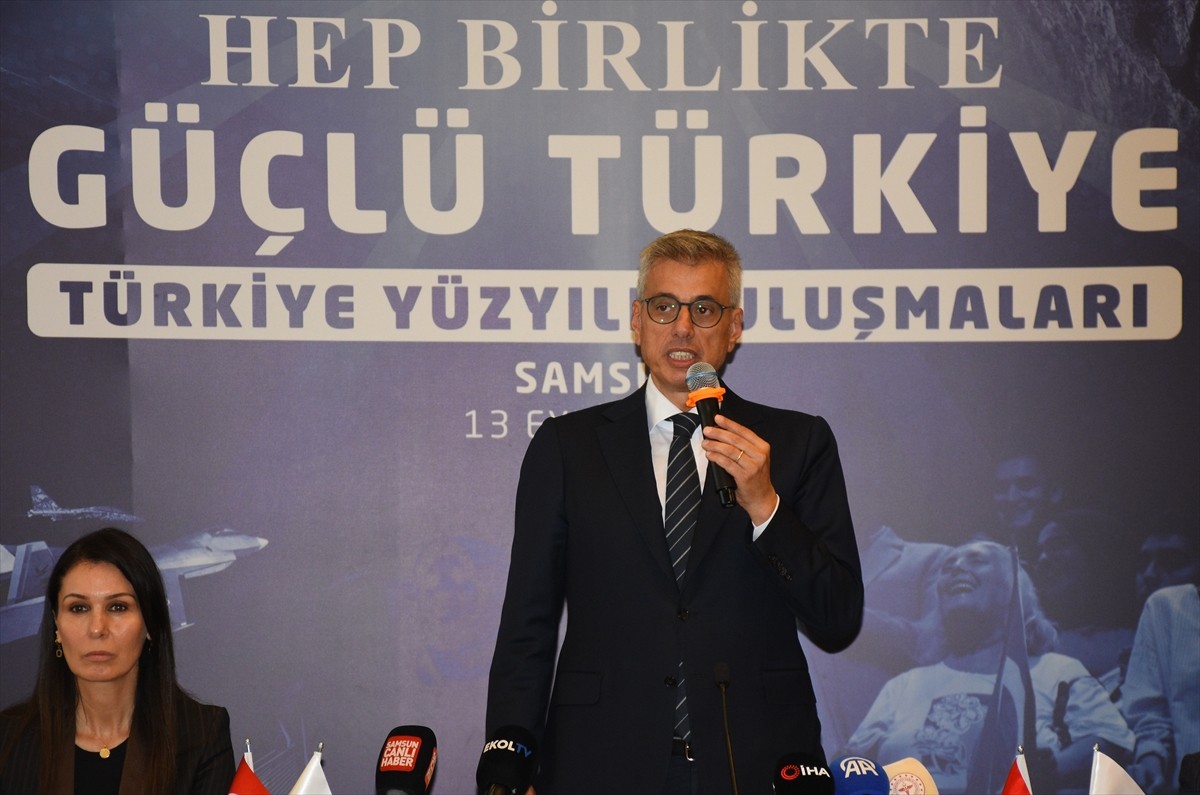 Sağlık Bakanı Kemal Memişoğlu, AK Parti tarafından Canik Kültür Merkezi'nde düzenlenen Türkiye...