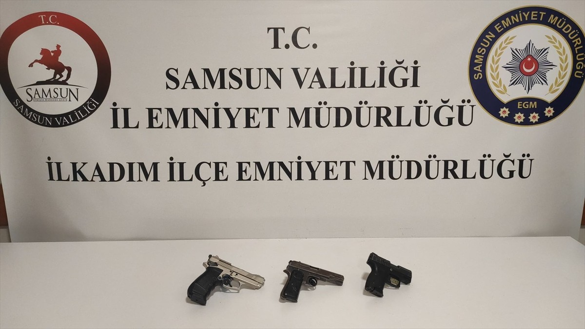 Samsun'da kaçakçılıkla mücadele kapsamında gerçekleştirilen uygulamalarda 4 zanlı gözaltına...