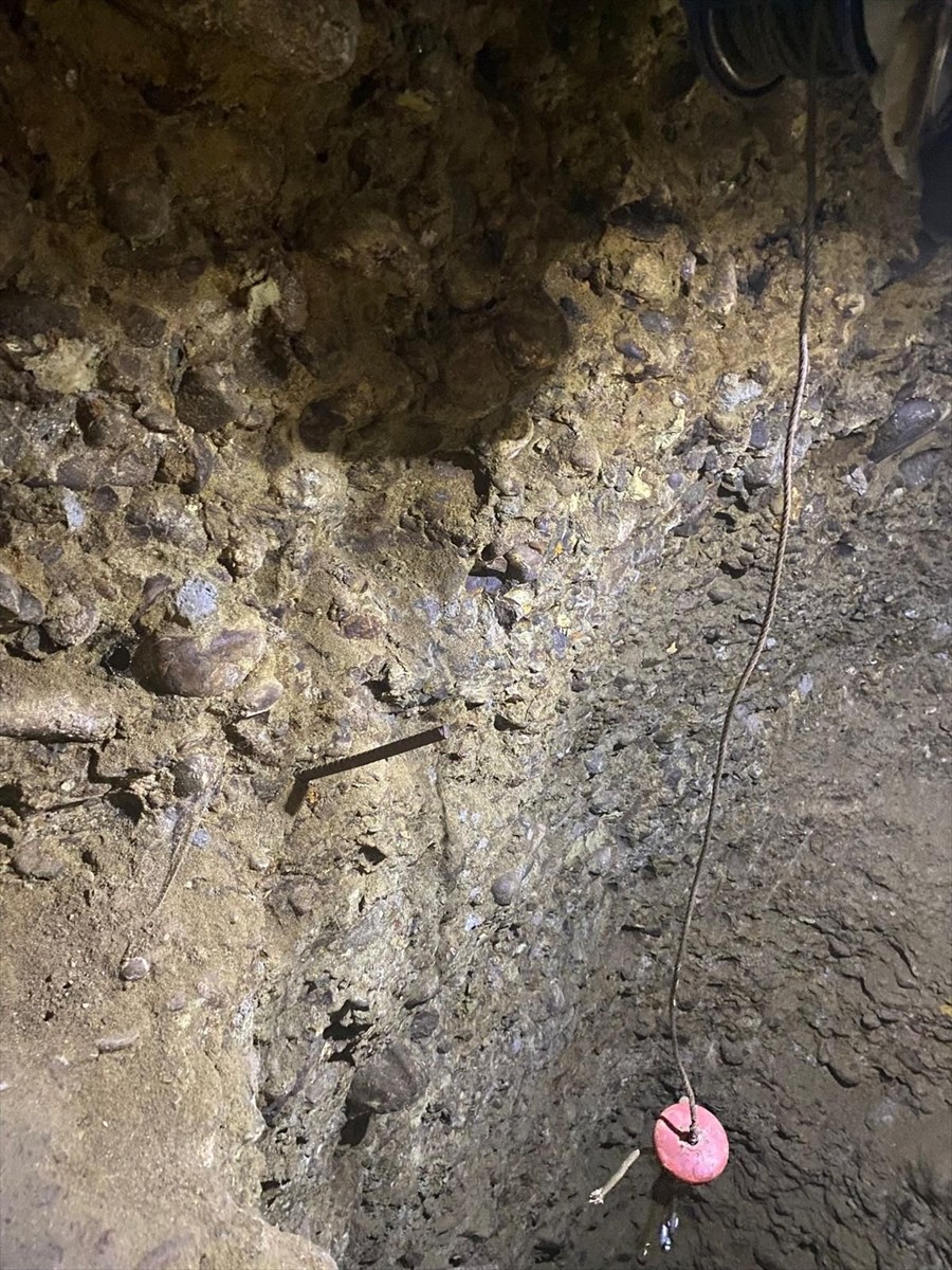 Samsun'da, rüyasında define gördüğü gerekçesiyle tünel kazan anne ile oğlu suçüstü...