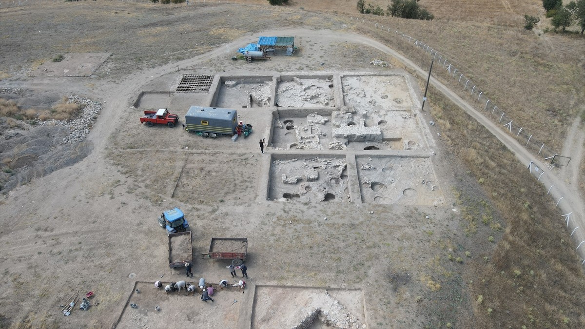 Samsun'un Vezirköprü ilçesinde Hititlerin kutsal şehri "Nerik" olduğu 20 yıldır devam eden...