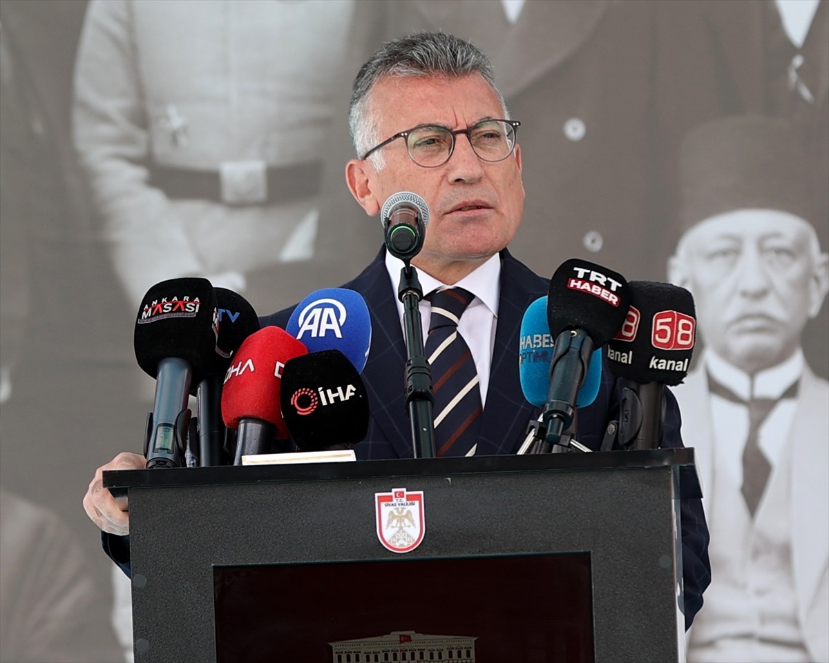 Sivas Kongresi'nin 106. yıl dönümü dolayısıyla Atatürk ve Kongre Müzesi bahçesinde tören...