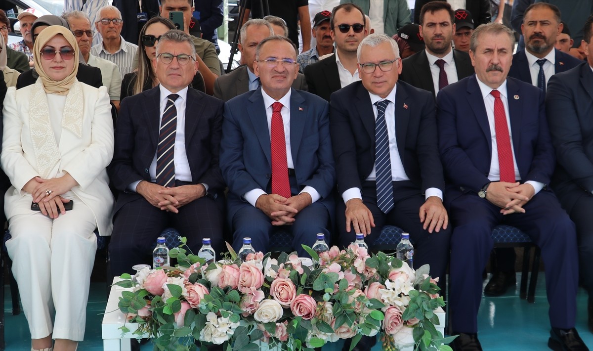 TBMM Başkanvekili Bekir Bozdağ (sol 6), Sivas Kongresi'nin 106. yıl dönümü etkinlikleri kapsamında...