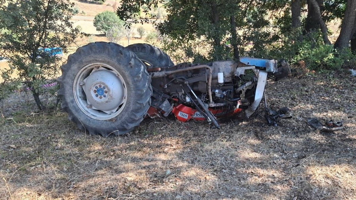 Tokat'ın Artova ilçesinde devrilen traktörün sürücüsü yaşamını yitirdi.