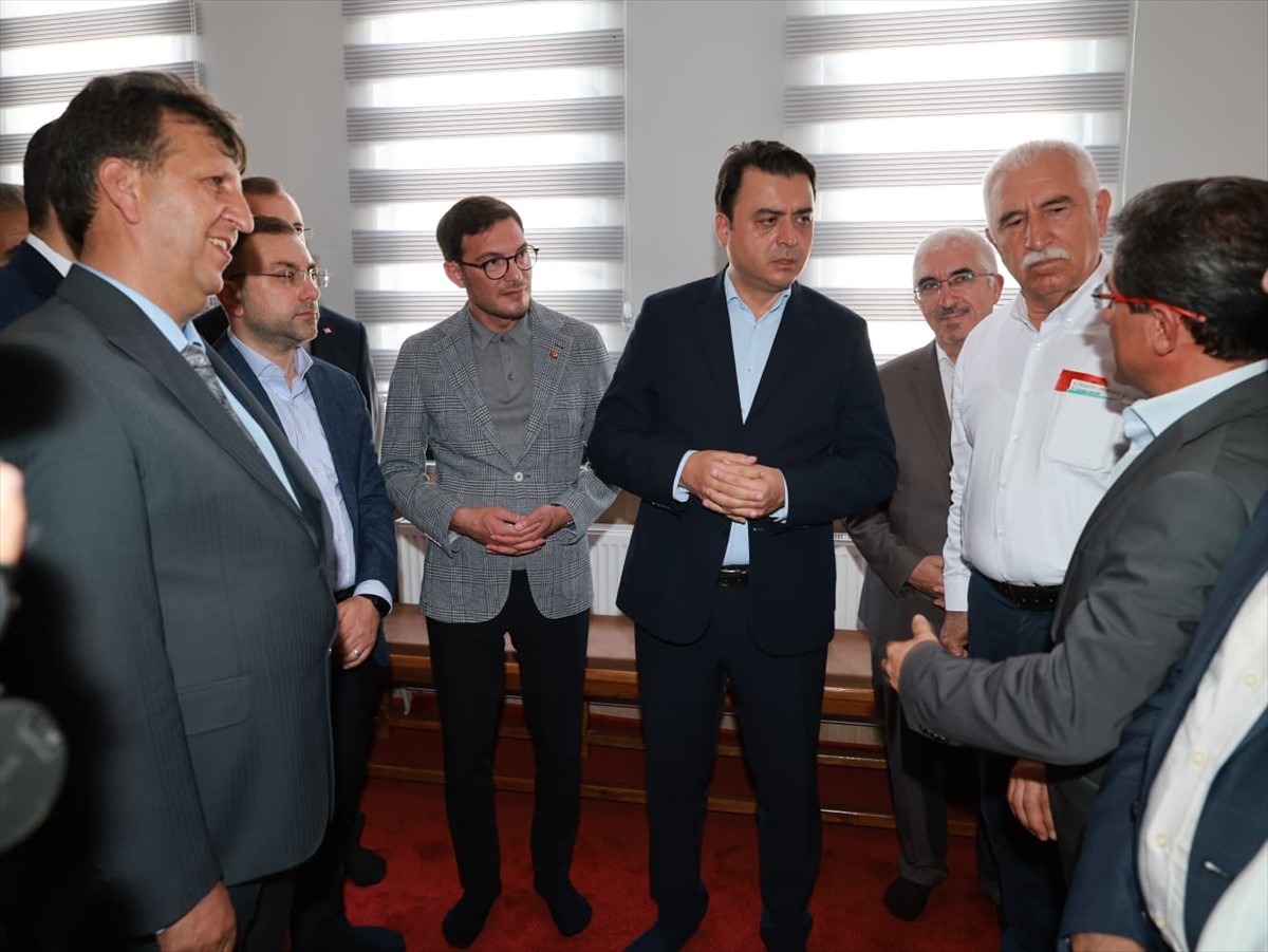 Tokat'ın Artova ilçesinde yapımı tamamlanan cemevi törenle hizmete girdi. Tokat Valisi Abdullah...