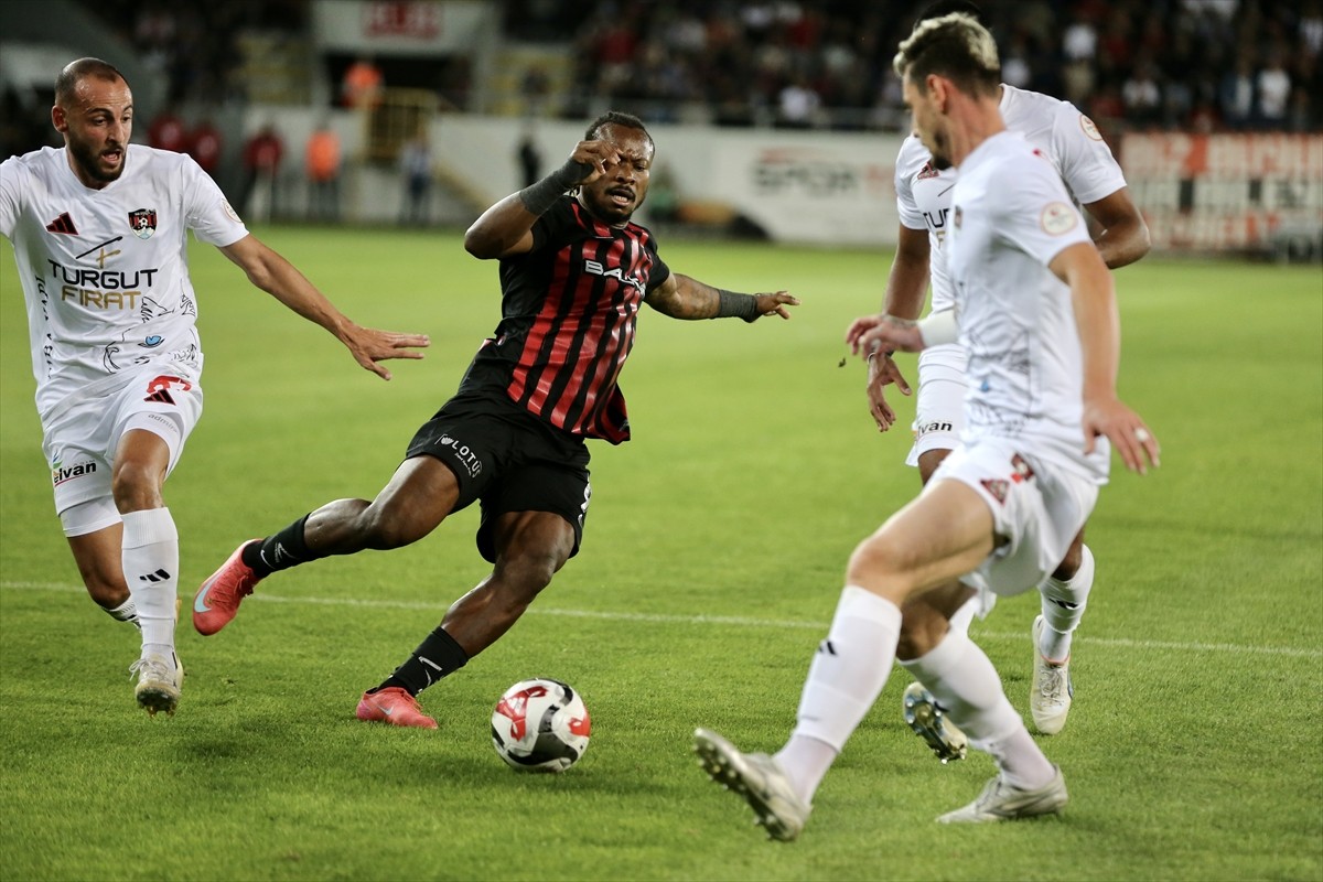 Trendyol 1. Lig'in 5. haftasında Arca Çorum FK, sahasında İmaj Altyapı Vanspor ile karşılaştı....