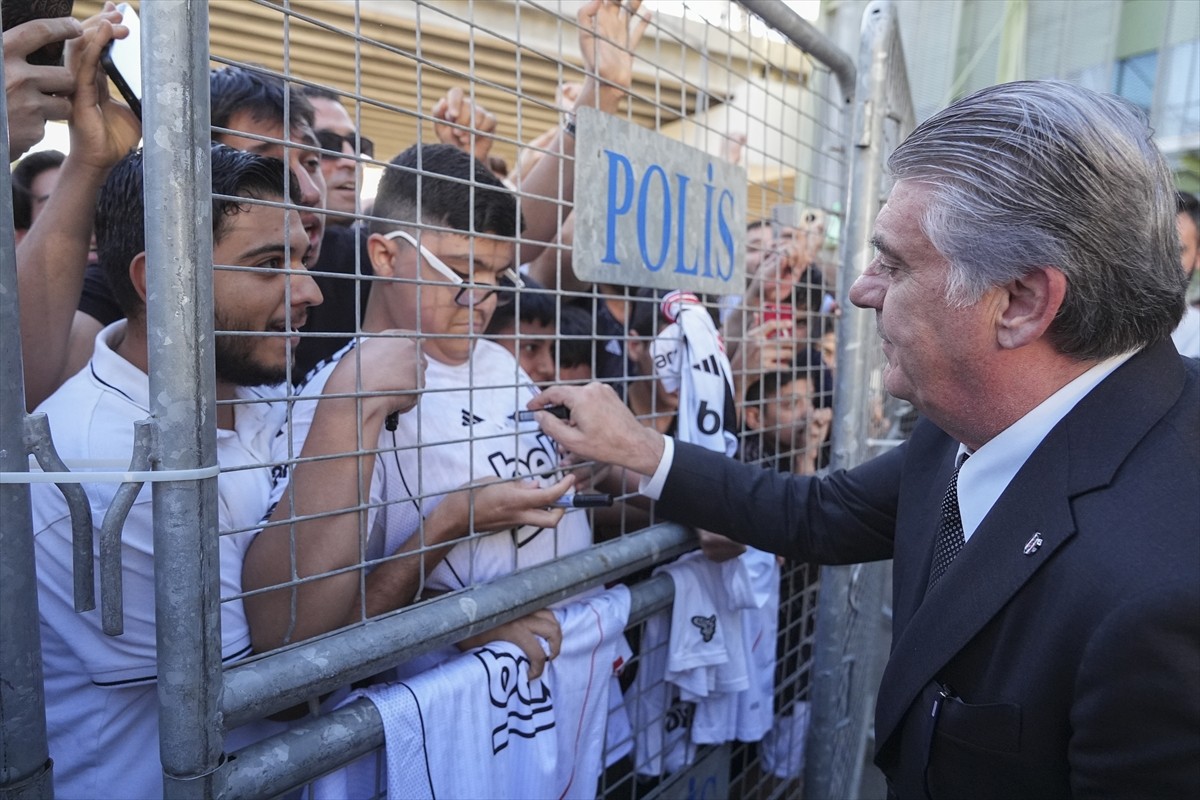 Trendyol Süper Lig'in 6. haftasında Göztepe'ye konuk olacak Beşiktaş, İzmir'e geldi. Özel uçakla...