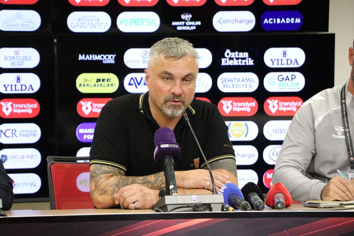 Trendyol Süper Lig'in 7. haftasında deplasmanda Gaziantep FK ile 2-2 berabere kalan Samsunspor'un...