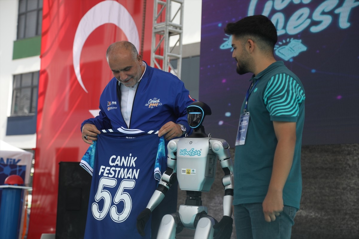 TÜBİTAK ve Canik Belediyesi işbirliğinde "Samsun'da CANİKFEST Yapay Zeka Yolculuğu" etkinliği...