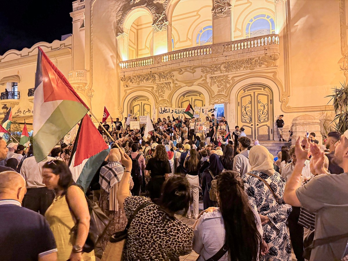 Tunus'ta, İsrail'in Gazze ablukasını kırmak için yola çıkan Küresel Sumud Filosu'na yönelik...