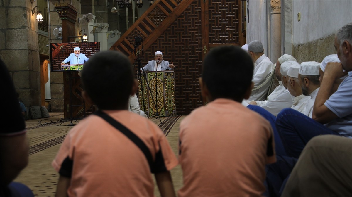 Türkiye'nin önde gelen hadis alimlerinden merhum Muhammed Emin Saraç, Suriye'nin başkenti Şam'da...