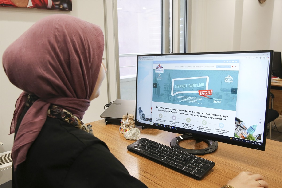 Türkiye Diyanet Vakfının (TDV) 2025-2026 eğitim öğretim dönemi burs programlarına başvurular...